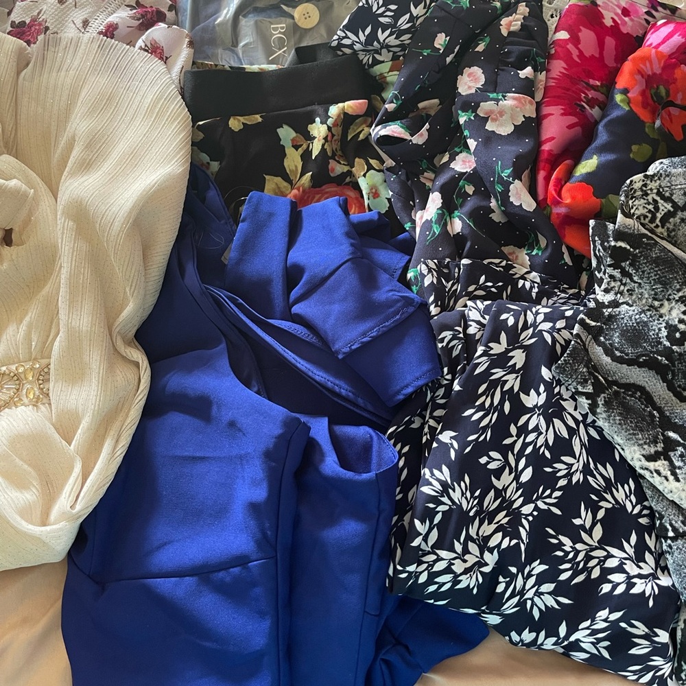 Juniors Macy’s lot of dresses NWT MSRP $730